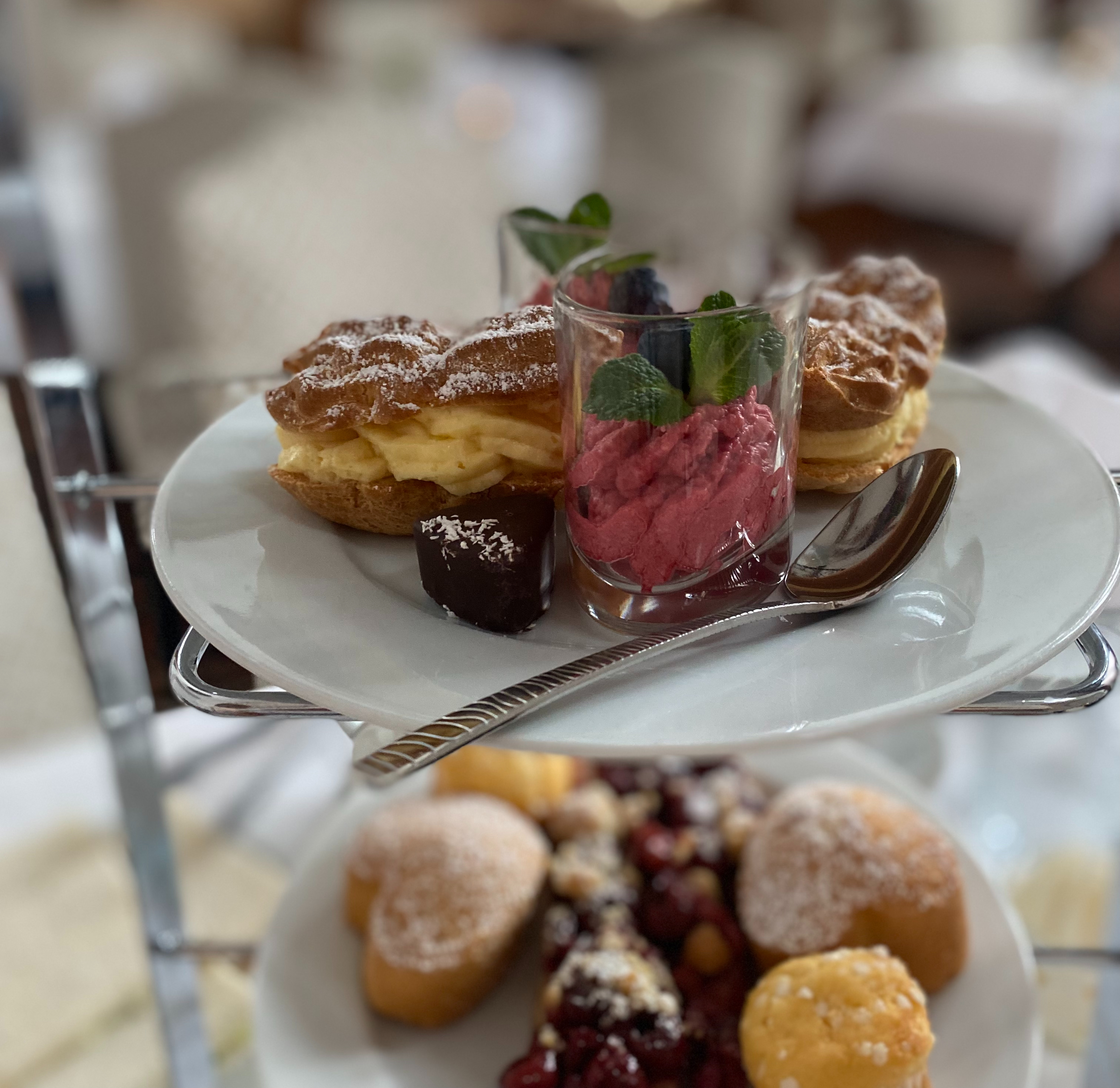 Restaurant Kloster Pfalzel Die 'Kloster Pfalzel' Afternoon-Tea Restaurant Kloster Pfalzel Die 'Kloster Pfalzel' Afternoon-Tea